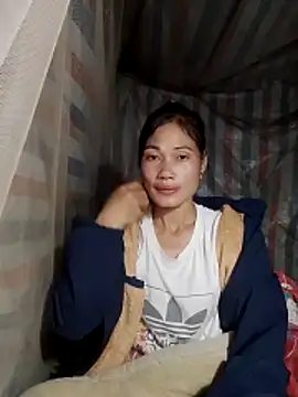 Snapshot of doggy-00 chatting on December 22, 2025, 7:47 pm doggy-00 online show from December 22, 2025, 7:47 pm