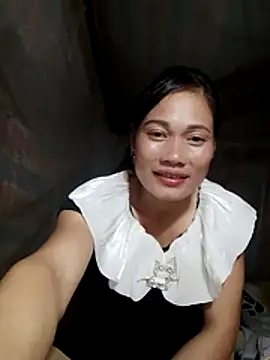 Snapshot of doggy-00 chatting on November 10, 2025, 11:26 am doggy-00 online show from November 10, 2025, 11:26 am