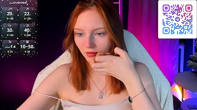 Snapshot of AngelWisee chatting on January 7, 2026, 11:21 pm AngelWisee online show from January 7, 2026, 11:21 pm