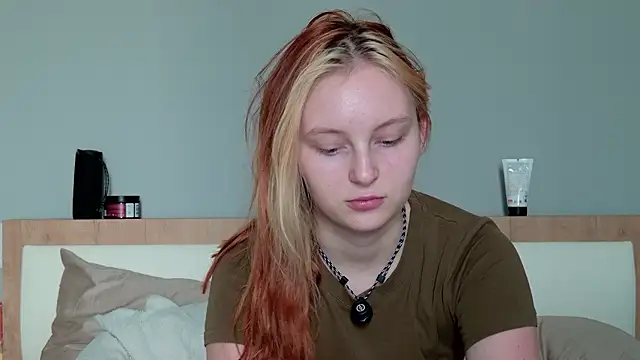 Snapshot of AngelWisee chatting on July 27, 2026, 3:24 am AngelWisee online show from July 27, 2026, 3:24 am