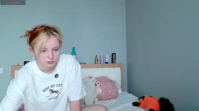 Snapshot of AngelWisee chatting on August 8, 2026, 3:02 am AngelWisee online show from August 8, 2026, 3:02 am