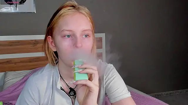 Snapshot of AngelWisee chatting on June 19, 2026, 3:12 am AngelWisee online show from June 19, 2026, 3:12 am