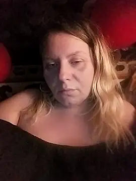 Snapshot of Lana-murr chatting on February 25, 2026, 6:41 pm Lana-murr online show from February 25, 2026, 6:41 pm