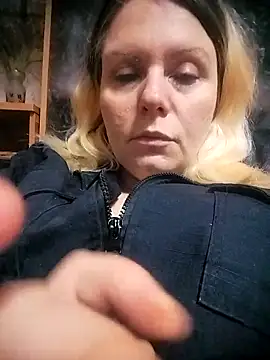 Lana-murr online show from December 15, 2025, 6:58 pm