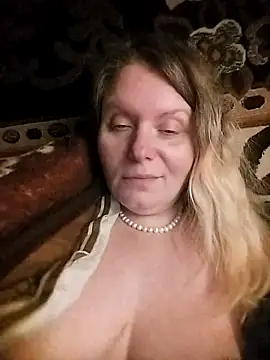 Snapshot of Lana-murr chatting on February 1, 2026, 7:56 pm Lana-murr online show from February 1, 2026, 7:56 pm