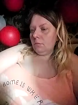 Snapshot of Lana-murr chatting on February 27, 2026, 5:13 pm Lana-murr online show from February 27, 2026, 5:13 pm