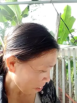 bella-la online show from November 13, 2025, 7:45 am