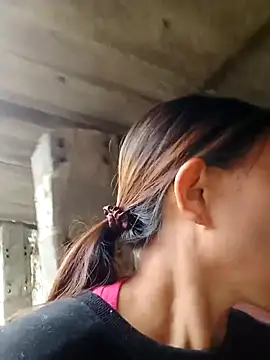 bella-la online show from November 21, 2025, 9:30 am