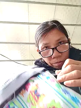 bella-la online show from December 14, 2025, 8:09 am