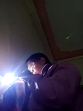 bella-la online show from November 8, 2025, 9:24 am