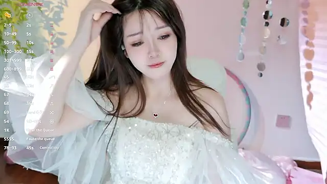 Snapshot of Yiluo95 chatting on May 13, 2026, 1:18 pm Yiluo95 online show from May 13, 2026, 1:18 pm