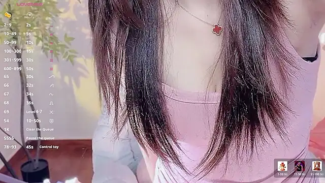 Snapshot of Yiluo95 chatting on April 27, 2026, 4:05 pm Yiluo95 online show from April 27, 2026, 4:05 pm