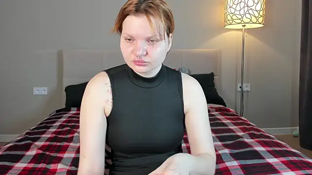 babyyullii online show from April 10, 2026, 1:34 am