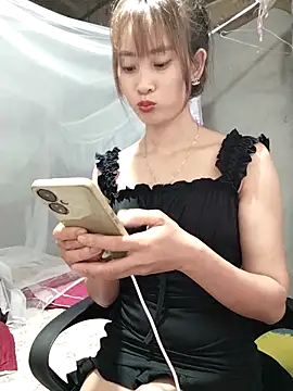 Snapshot of Em_xinh01 chatting on April 19, 2026, 1:01 pm Em xinh01 online show from April 19, 2026, 1:01 pm