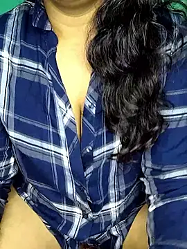 shreyareddy99 online show from January 9, 2026, 4:03 pm