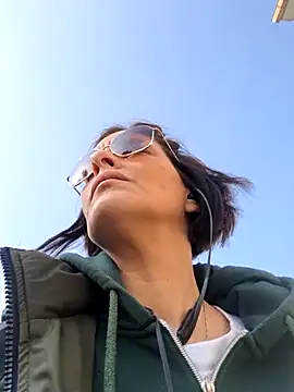 Piediniecollant online show from March 7, 2026, 9:27 am