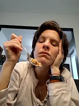 Piediniecollant online show from January 8, 2026, 8:09 am