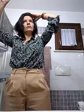 Piediniecollant online show from November 7, 2025, 5:45 am