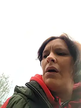 Piediniecollant online show from March 8, 2026, 8:06 am