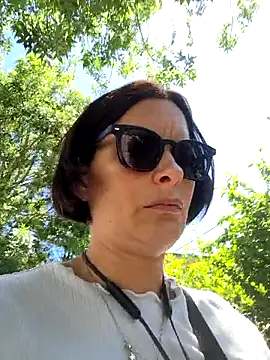 Piediniecollant online show from May 22, 2026, 10:35 am