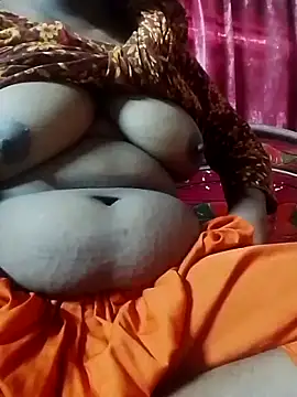 Liza0103 online show from May 7, 2026, 3:44 am