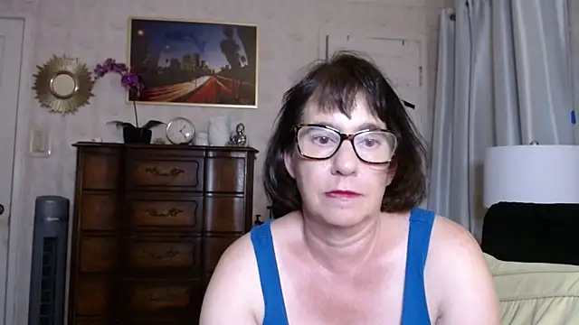 BigbustedBrenda online show from June 3, 2026, 8:24 pm
