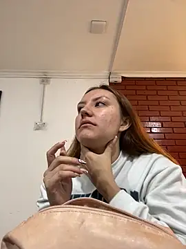 Snapshot of Adrimaretti chatting on October 29, 2025, 7:24 pm Adrimaretti online show from October 29, 2025, 7:24 pm