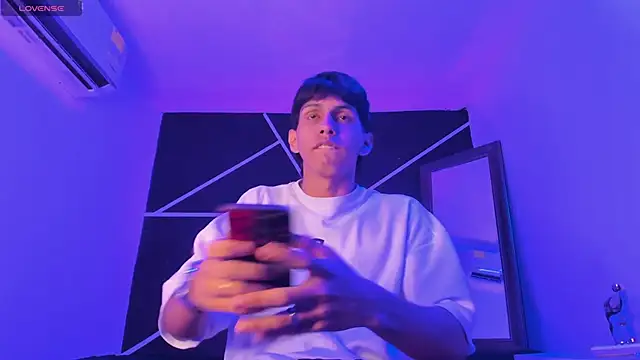 Snapshot of LIAM_STONNE_ chatting on October 31, 2025, 8:16 pm LIAM STONNE  online show from October 31, 2025, 8:16 pm