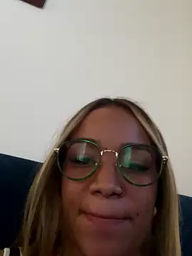 AriVelvet online show from January 15, 2026, 7:39 pm