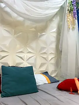 stefybellas online show from November 3, 2025, 11:08 pm