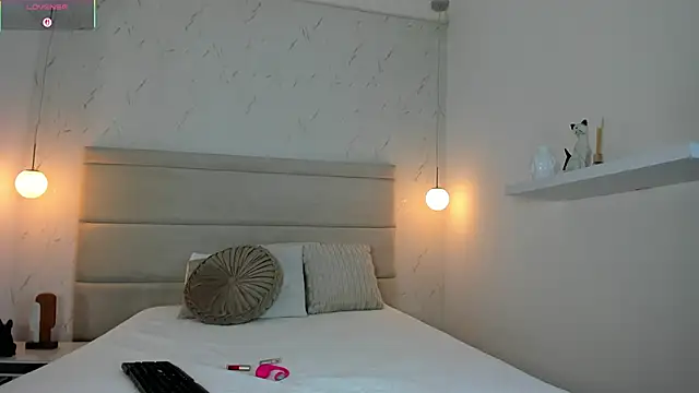 Lia rosee online show from November 22, 2025, 12:48 pm