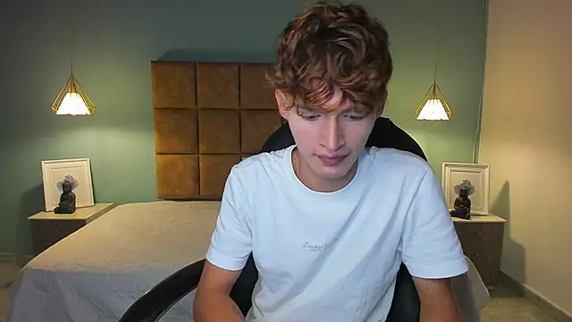 NicolasFerrer18 online show from November 15, 2025, 7:18 pm