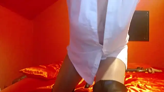 Snapshot of BettyDavisEyesUK chatting on February 7, 2026, 7:00 pm BettyDavisEyesUK online show from February 7, 2026, 7:00 pm