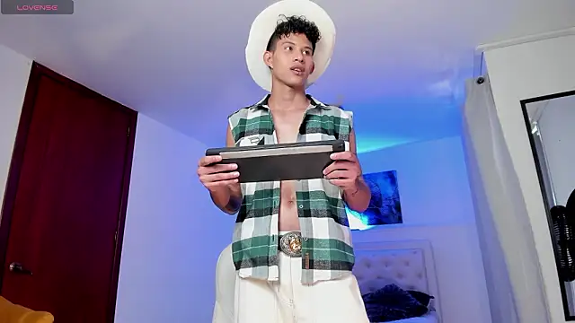 KamiSuarez online show from February 28, 2026, 6:40 pm