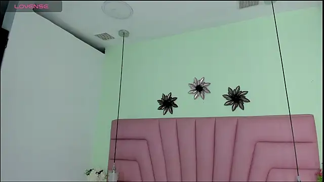 Kim Luna1 online show from April 22, 2026, 3:02 am