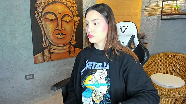 DakotaRussell  online show from November 7, 2025, 11:04 am