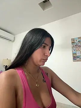 scarlethsb33 online show from February 5, 2026, 9:38 am