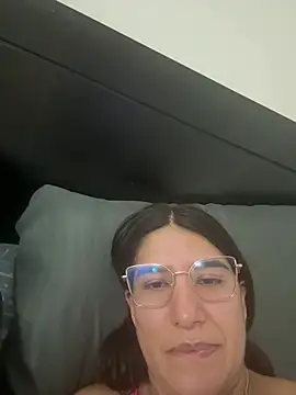 scarlethsb33 online show from March 16, 2026, 2:19 am