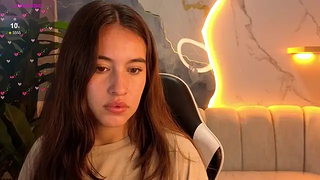 Snapshot of Nikka_Tx chatting on February 23, 2026, 12:39 pm Nikka Tx online show from February 23, 2026, 12:39 pm