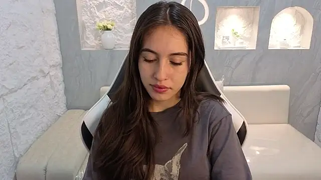 Snapshot of Nikka_Tx chatting on November 19, 2025, 3:06 am Nikka Tx online show from November 19, 2025, 3:06 am