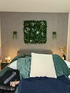 MysteryGirl   online show from April 2, 2026, 7:15 am