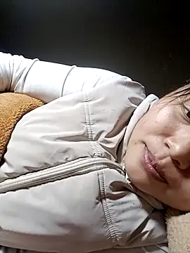 yoyo-mi online show from February 5, 2026, 2:29 am