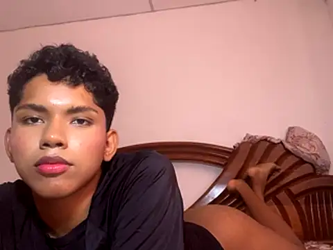 Snapshot of Myrkamndza chatting on November 4, 2025, 6:44 pm Myrkamndza online show from November 4, 2025, 6:44 pm