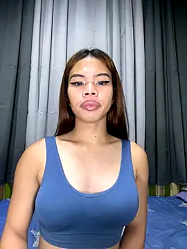 Snapshot of kierra_fox chatting on November 23, 2025, 4:28 pm kierra fox online show from November 23, 2025, 4:28 pm