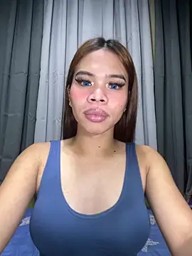 Snapshot of kierra_fox chatting on November 10, 2025, 5:51 pm kierra fox online show from November 10, 2025, 5:51 pm