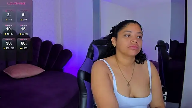 Snapshot of Siara_24 chatting on October 30, 2025, 2:04 pm Siara 24 online show from October 30, 2025, 2:04 pm