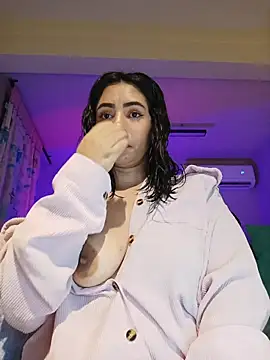 Sara-215 online show from April 18, 2026, 5:43 am