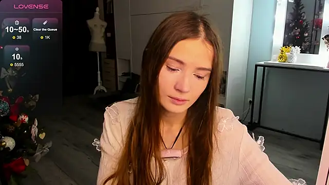 Hana Flo  online show from December 22, 2025, 2:28 pm