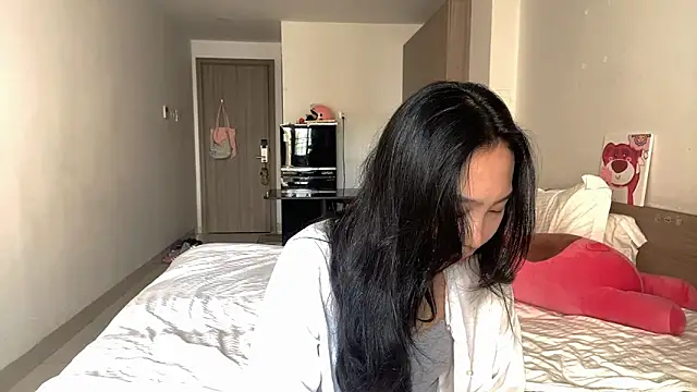 Snapshot of LizParadiz chatting on October 31, 2025, 6:32 am LizParadiz online show from October 31, 2025, 6:32 am