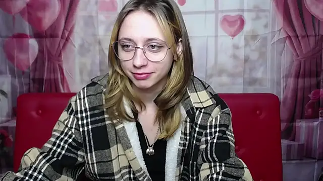 TracyLll online show from February 22, 2026, 6:05 am